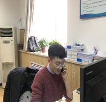 金年会金字招牌诚信至上侯勇老师和受资助员工家庭2